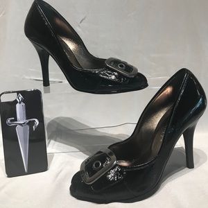Eclat black patent peep toe pump w/ nickel buckle